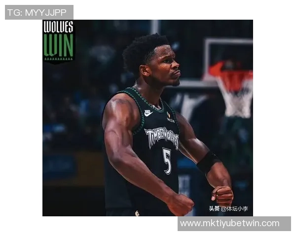 爱德华兹第三节火力全开9中7狂砍19分助球队逆转局势